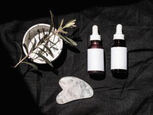 Interpretar las etiquetas cosméticas en España para identificar ingredientes, alérgenos y sellos